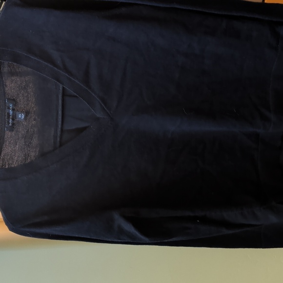 Banana Republic Black V-Neck Sweater - Picture 5 of 13